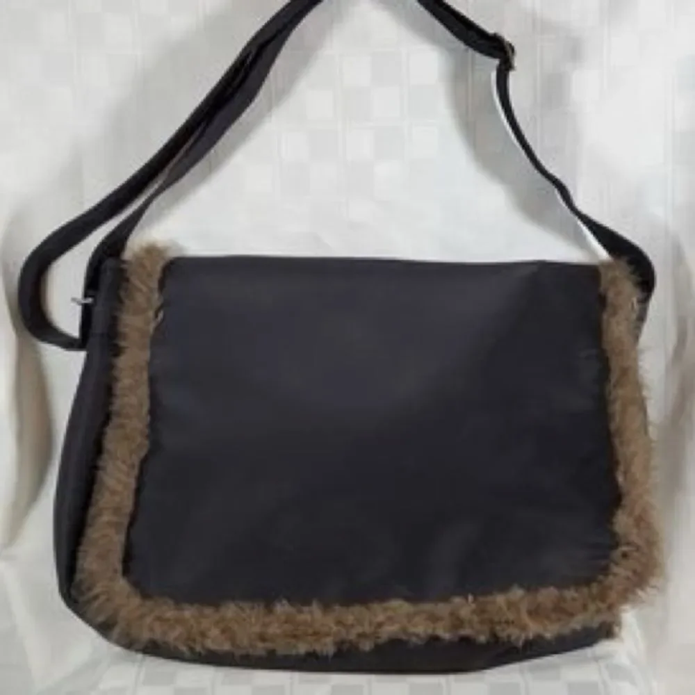 Saks Fifth Avenue Black Nylon Laptop Messenger Bag Faux Fur Trim & Coin Purse